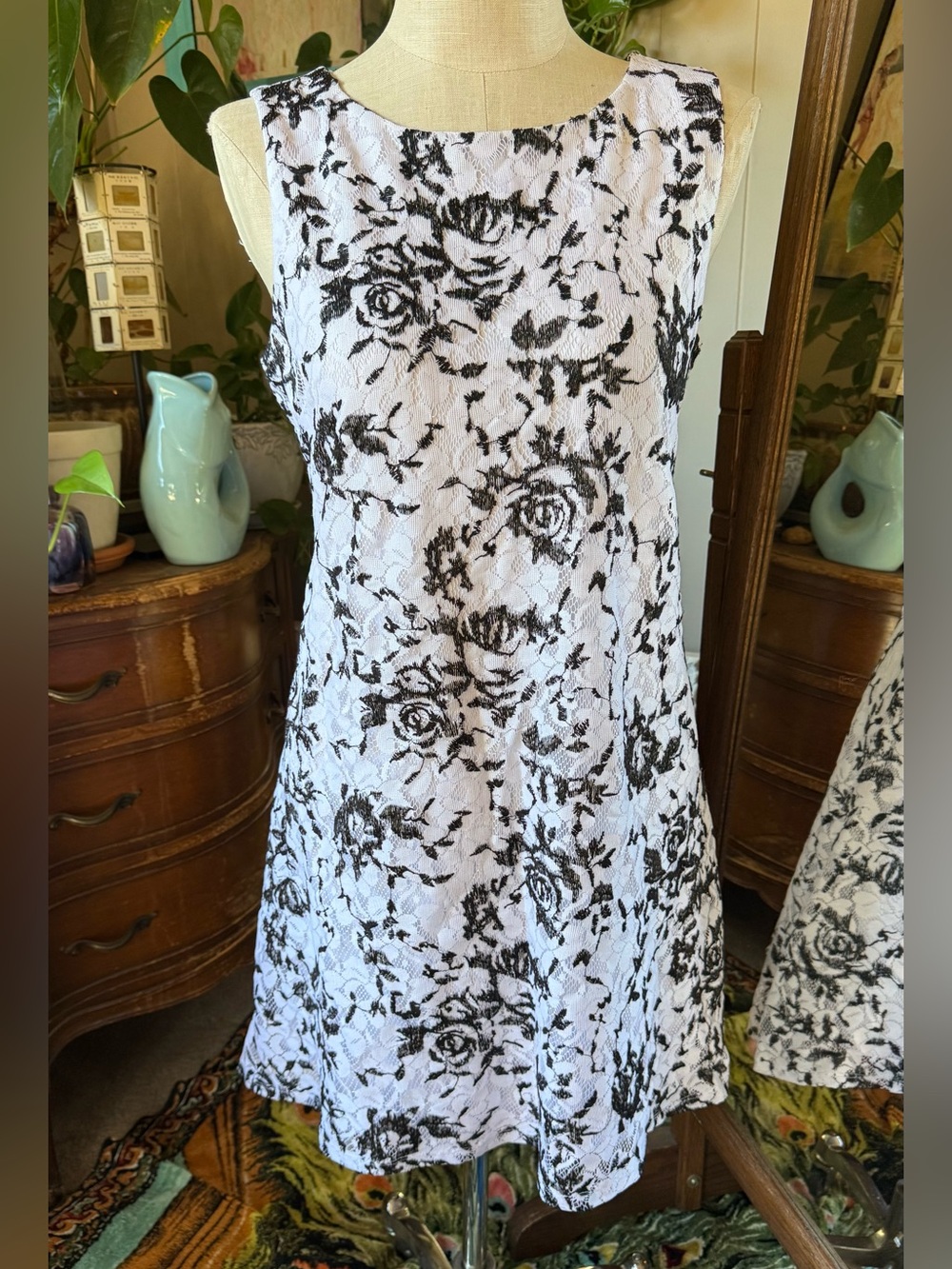 GNW A-Line Tank Dress Size 14 Womans White Black Floral Print Sleeveless Lined